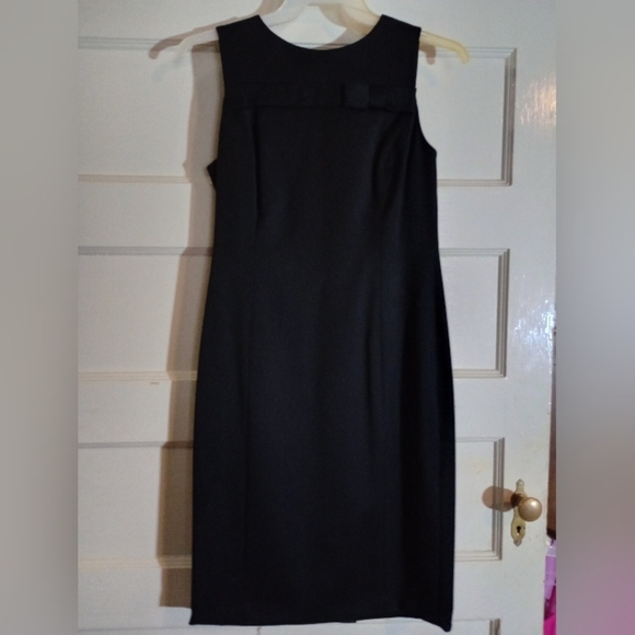 Talbot says eight sleeveless woman's black dress - Picture 1 of 3